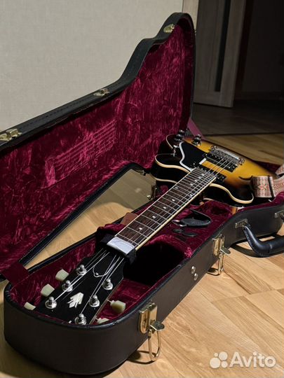 Электрогитара