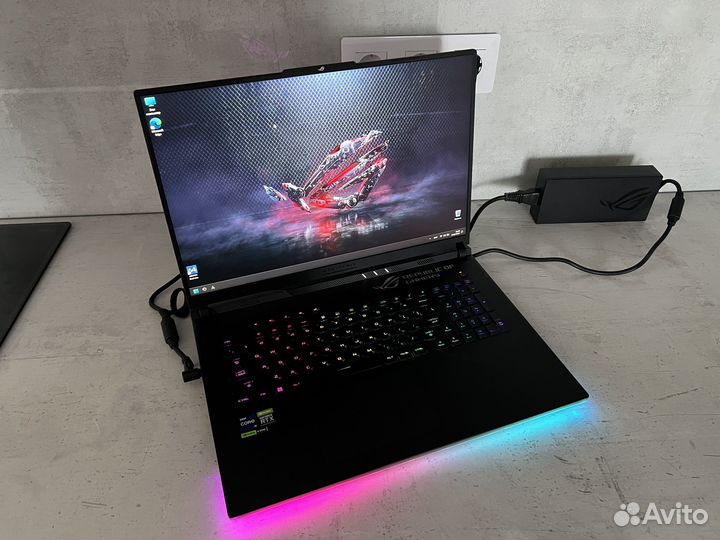 Игровой ноутбук Asus ROG Strix G18