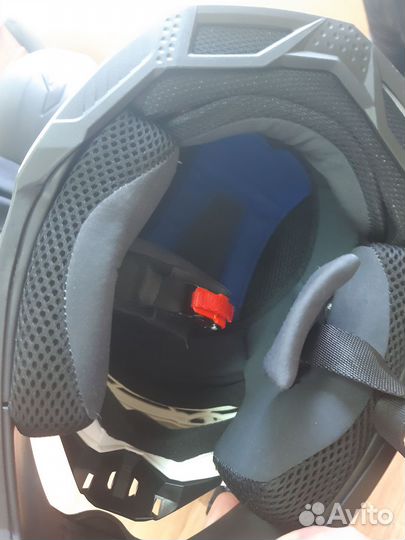 Кроссовый шлем