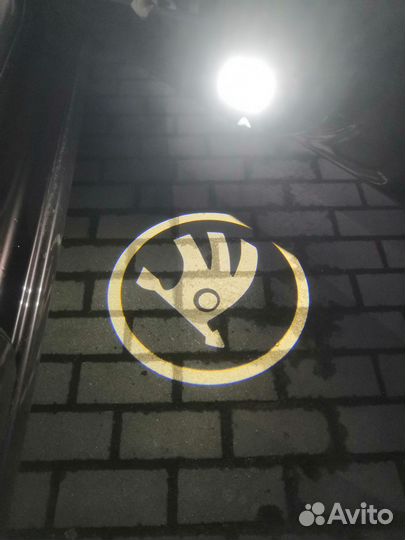 Подсветка в двери skoda octavia