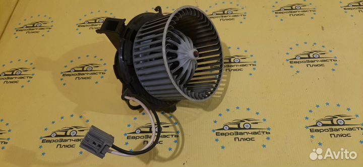 Моторчик отопителя Opel Astra J