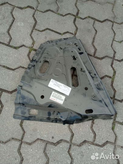 Toyota задняя правая панель подкрылка