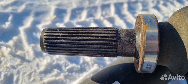 Карданный вал Mercedes Benz E200