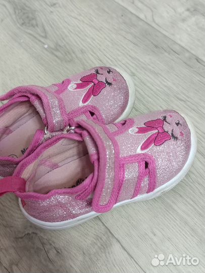 Сандалии для девочки 24 размер