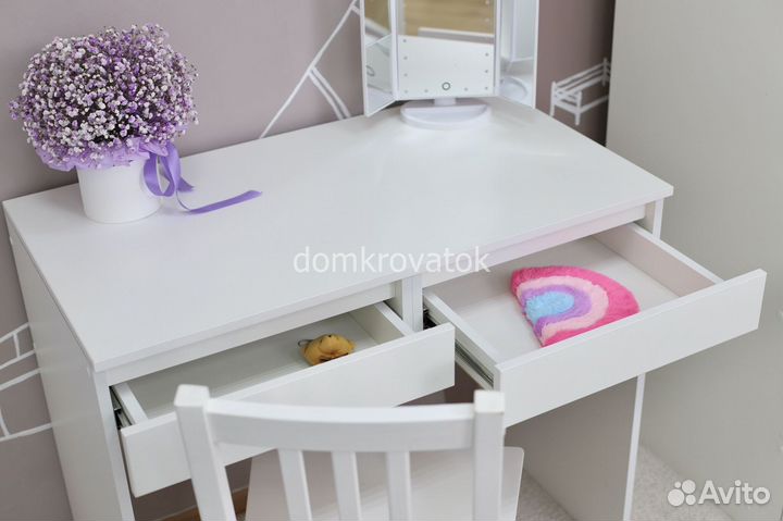 Туалетный столик для девочки