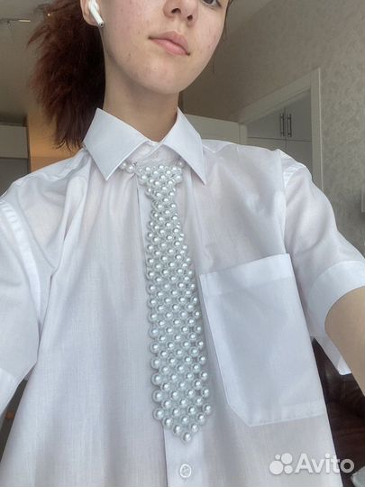 Украшение из бусин галстук