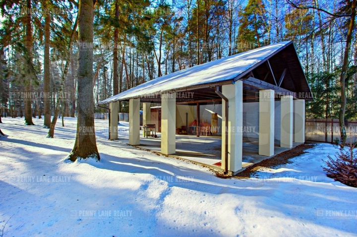 Дом 800 м² на участке 100 сот.