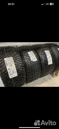 Zmax Winternova Stud II 275/40 R22 и 315/35 R22 107T