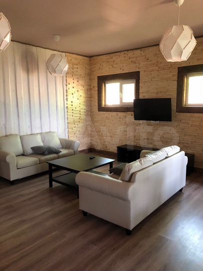 Коттедж 220 м² на участке 10 сот.