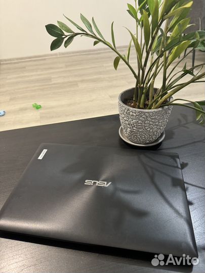 Ноутбук asus