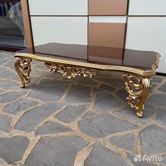 Журнальный столик