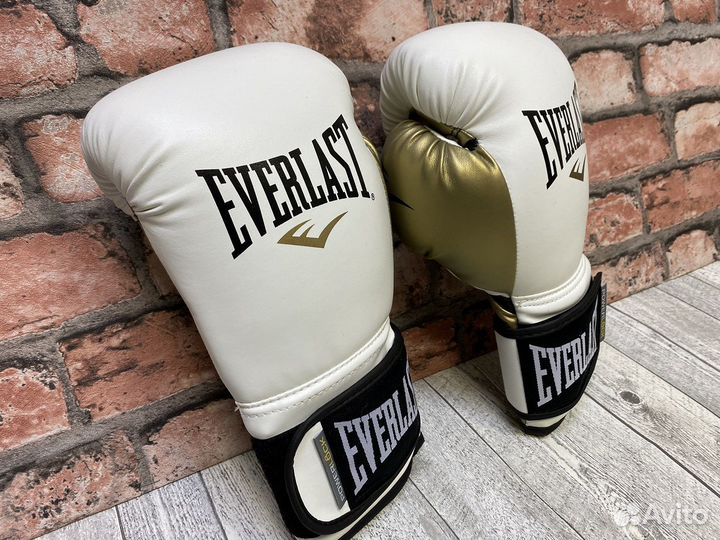 Боксерские перчатки Everlast Powerlock Hook белые