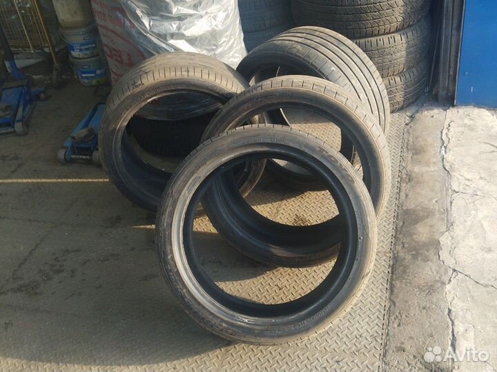 Toyo A23 245/40 R20 и 275/35 R20 102Y