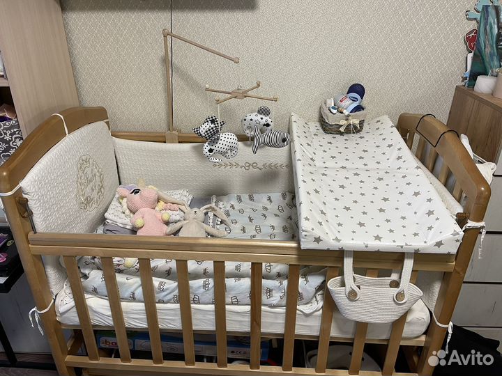 Пеленальная доска на кроватку