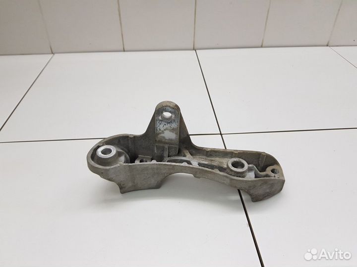 Кронштейн опоры двигателя правый (Haval F7)