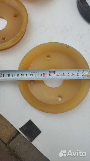 Бетоноподающий поршень