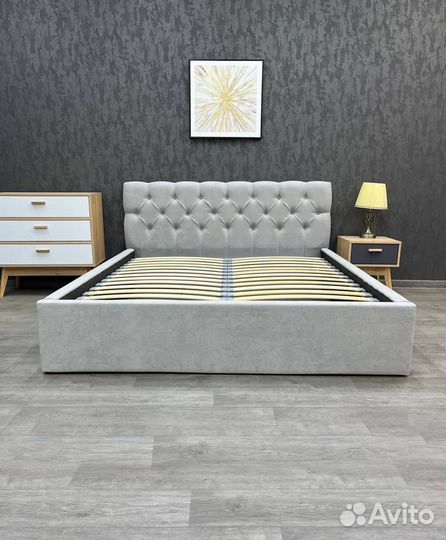 Кровать с матрасом двухспальная