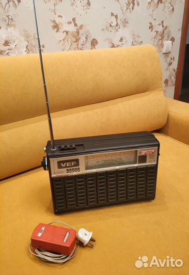 Радиоприемник VEF Spidola 232 и радиобудильник Mys