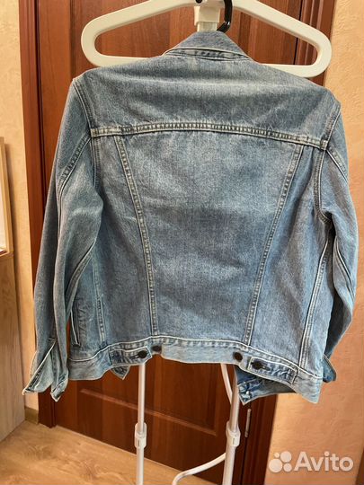Джинсовая куртка levis