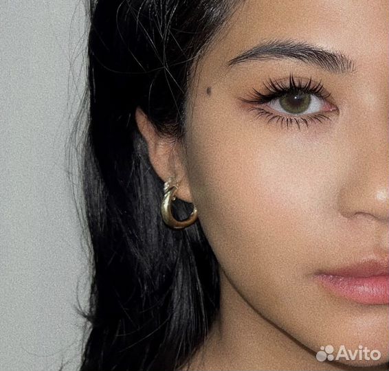 Модель на наращивание ресниц