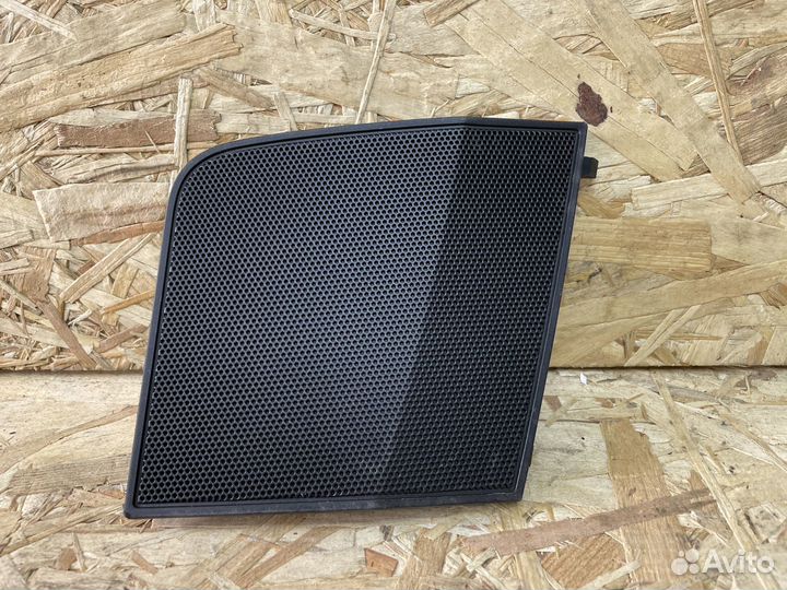 Решетка под динамик правая Toyota RAV 4 40