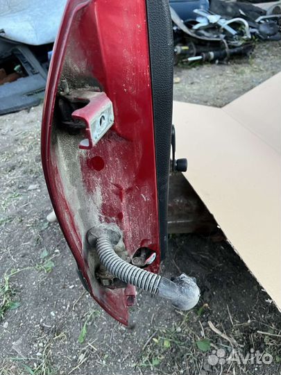 Дверь задняя правая на peugeot 206