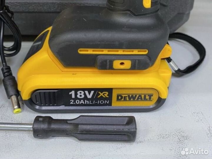 Сучкорез аккумуляторный Dewalt