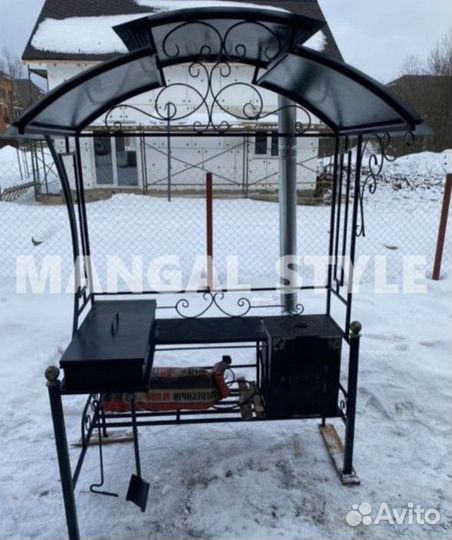 Мангал с крышей