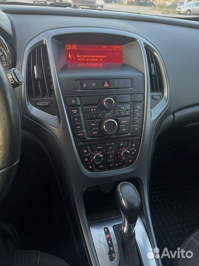 Opel Astra GTC, 2012