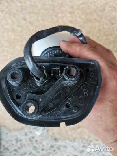 Боковое зеркало