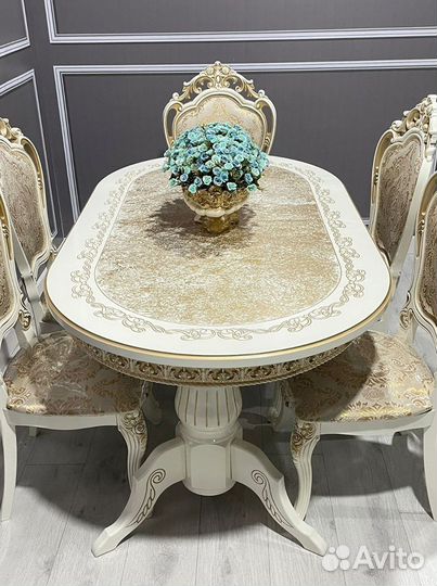 Стол и стулья в гостиную. В наличии