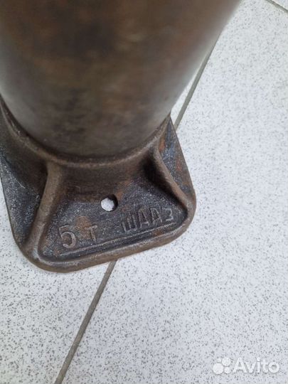 Домкрат на 5 тонн