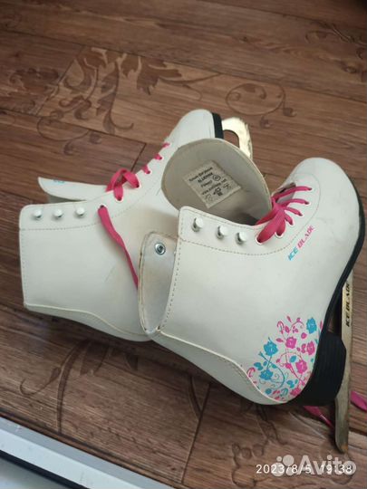 Коньки фигурные ICE blade BluePink