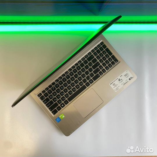 Ноутбук Asus 15.6 SSD
