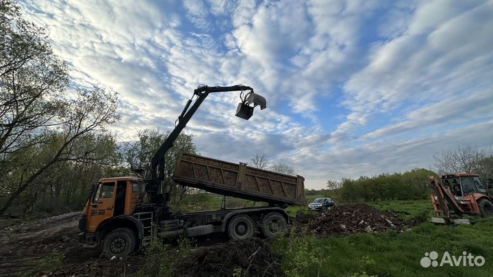 Самосвал с манипулятором грейфер