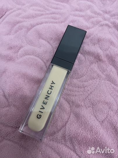 Givenchy консилер