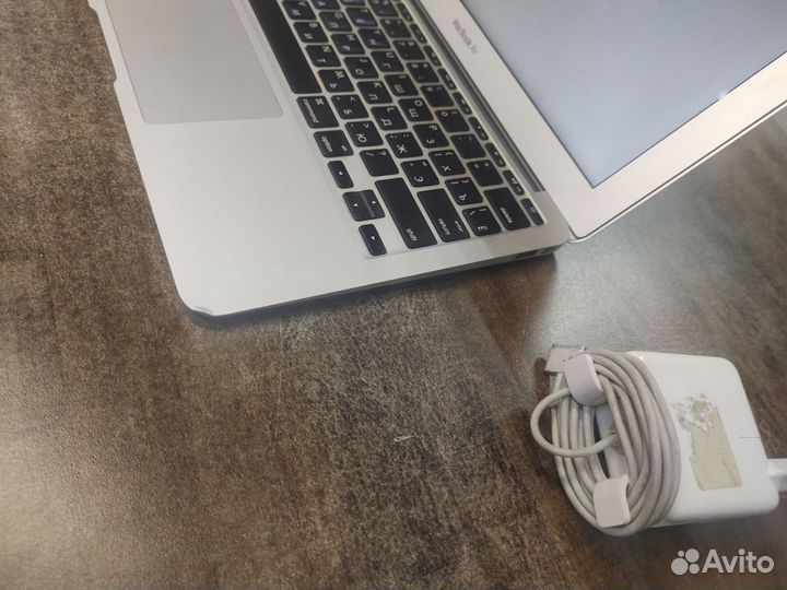 Apple MacBook Air mid12 A1465