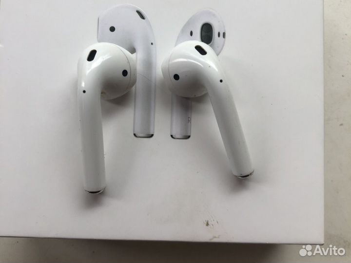 Беспроводные наушники apple airpods 1