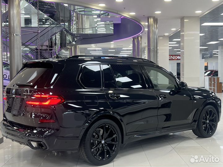 BMW X7 3.0 AT, 2023, 7 900 км