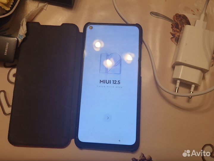 Xiaomi Mi 9, 8/128 ГБ