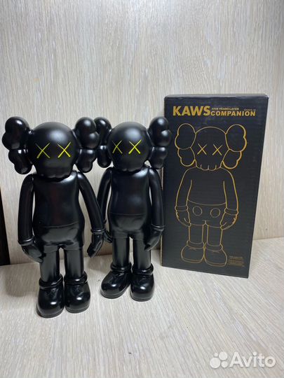 Коллекционные фигурки kaws