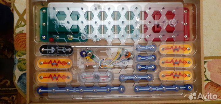 Электронный конструктор Знаток / Радиоуправляемый