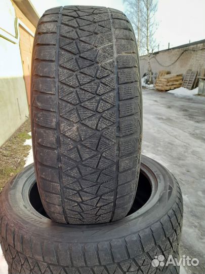 Bridgestone Blizzak VRX 275/50 R22