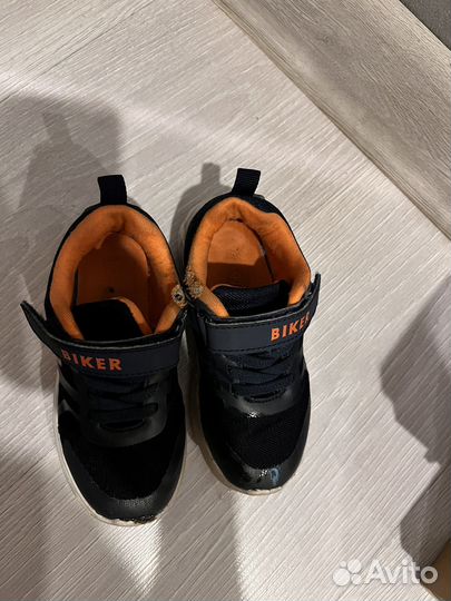 Кроссовки детские 26