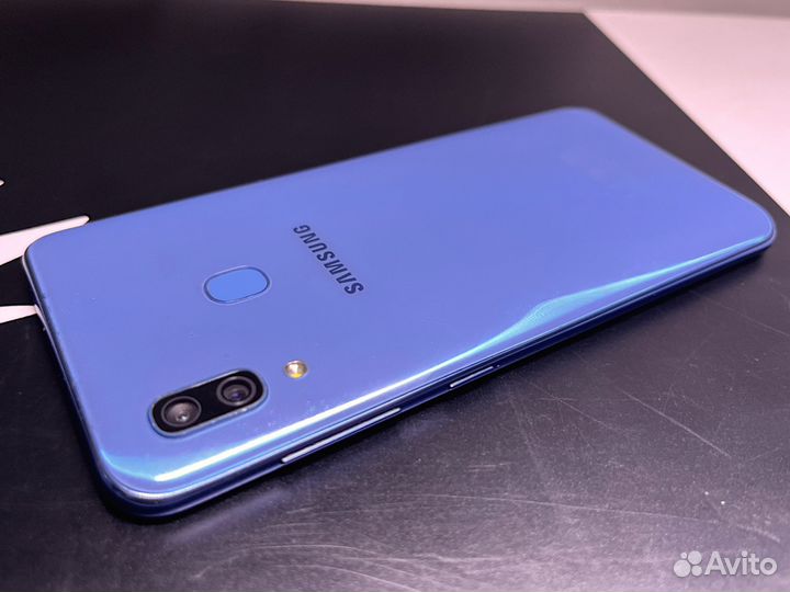 Samsung Galaxy A30, 4/64 ГБ