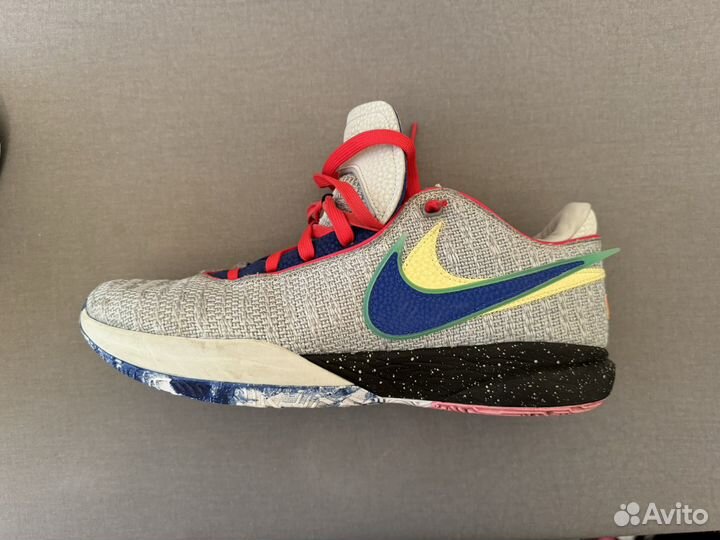 Баскетбольные кроссовки nike lebron 20 оригинал