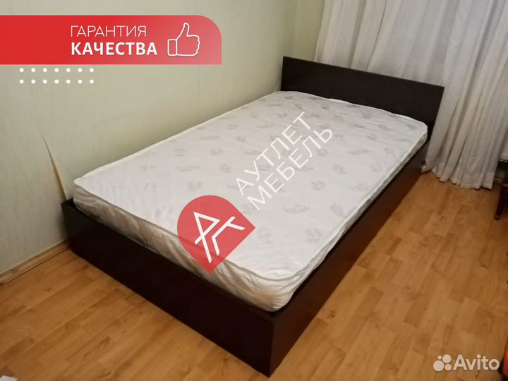 Кровать