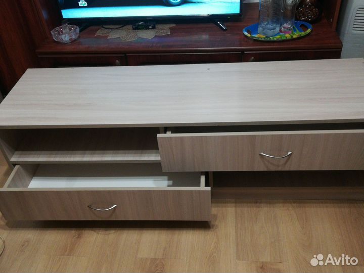 Тумбба под телевизор напольная