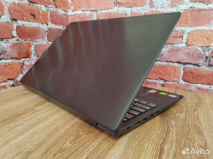 Lenovo Игровой Ноутбук Core i3 с дискретной mx