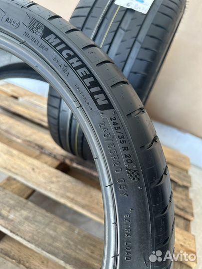 Michelin Pilot Sport 4 245/35 R20 95Y